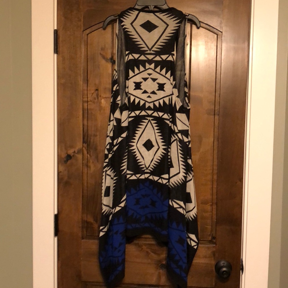 Aztec Print Duster. Size S/M.